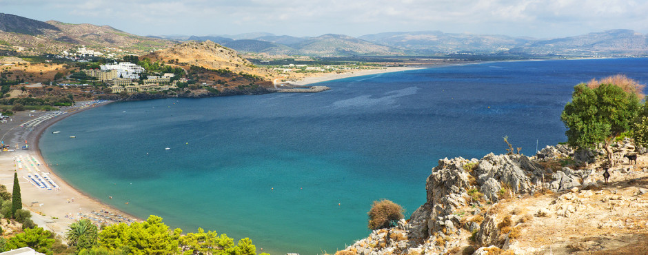 Blick auf den Vlicha Beach in Kalathos