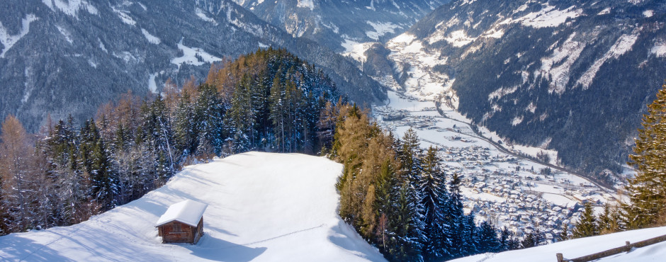 Blick auf Mayrhofen im Winter