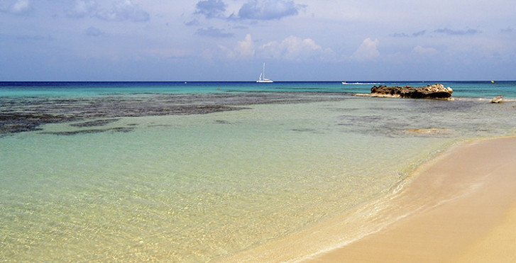 Beliebter Badestrand Limnara Beach bei Ayia Napa