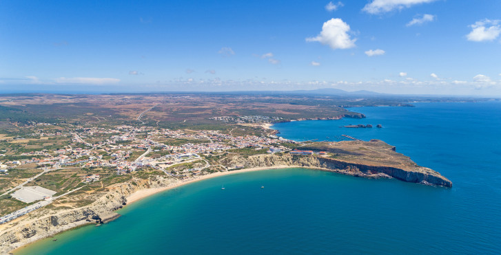 Blick auf Sagres und den Mareta-Strand