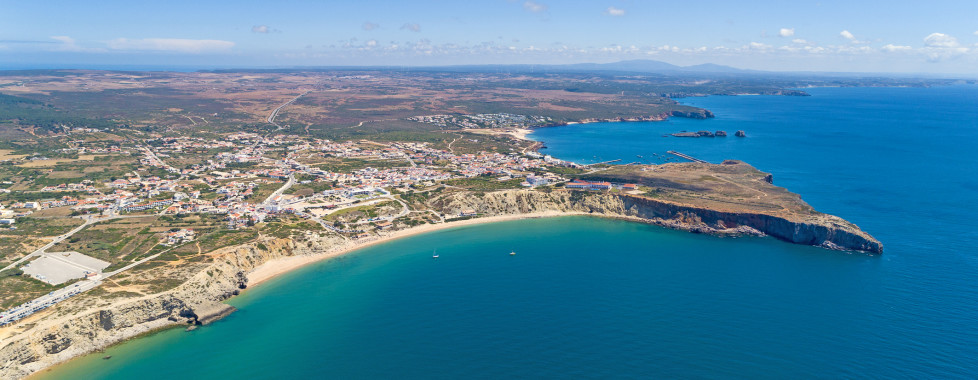Blick auf Sagres und den Mareta-Strand