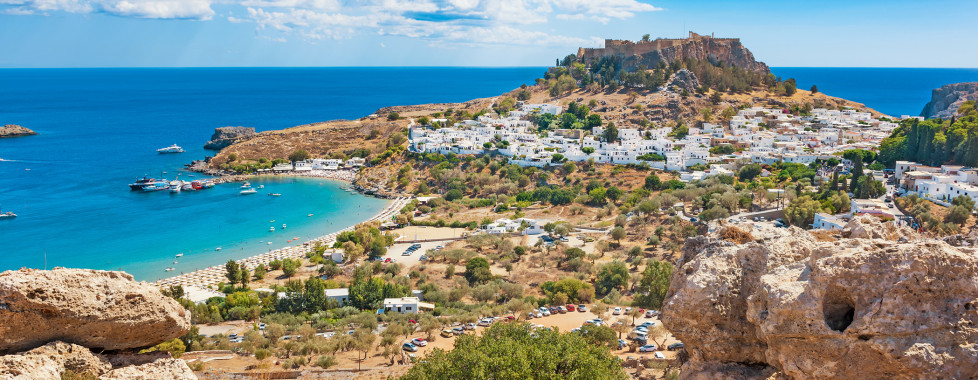 Vue fantastique sur Lindos et la fameuse Acropole