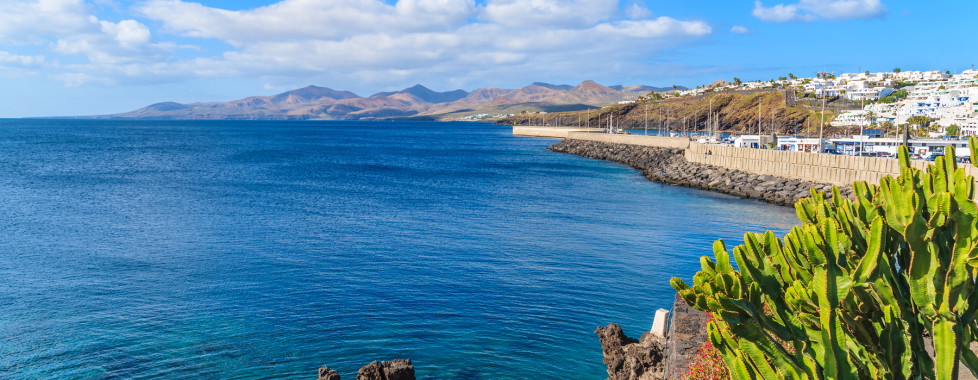 Vue sur le port de Puerto del Carmen