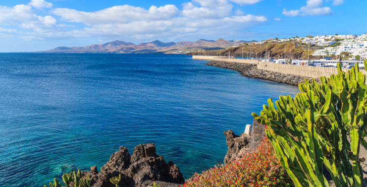 Vue sur le port de Puerto del Carmen
