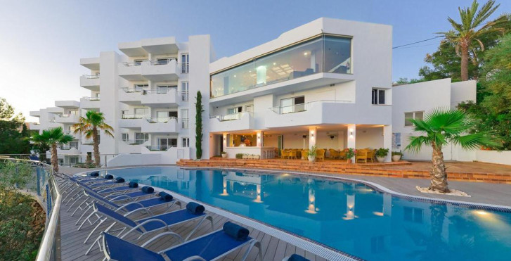 Ferrera Beach Hotel Apartments