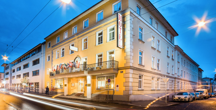 Goldenes Theater Hotel