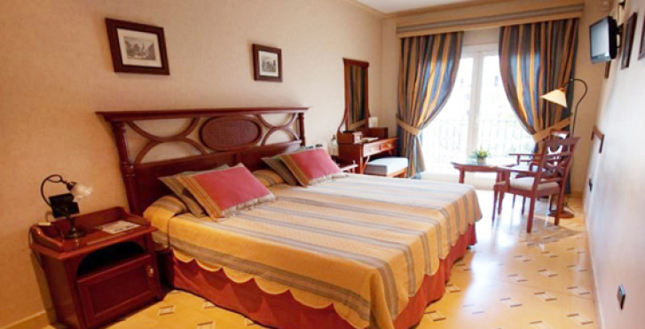 Hotel Reveron Plaza