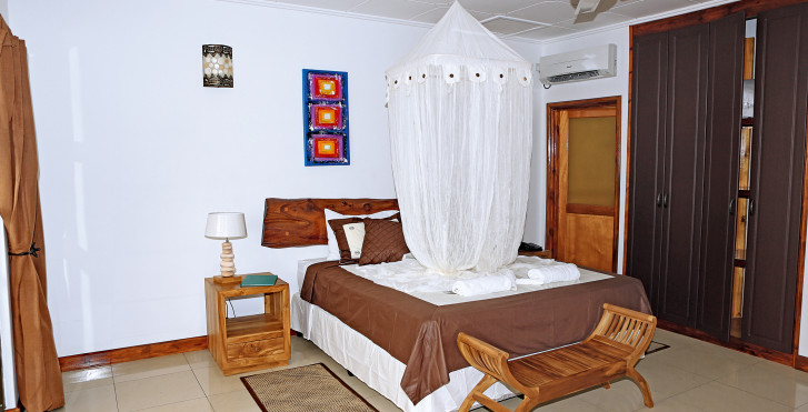 La Digue Self Catering Apartments