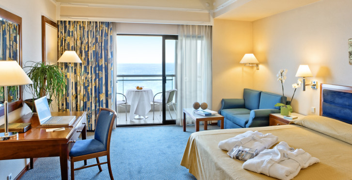 Doppelzimmer frontale Meersicht - Hotel Mediterranean