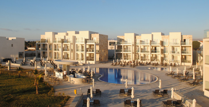 Amphora Hotel & Suites
