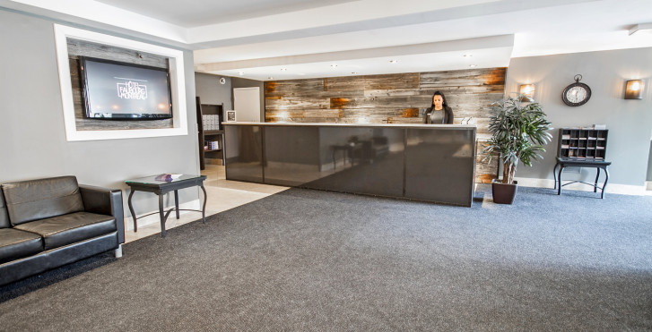 Reception - Hotel Faubourg Montreal