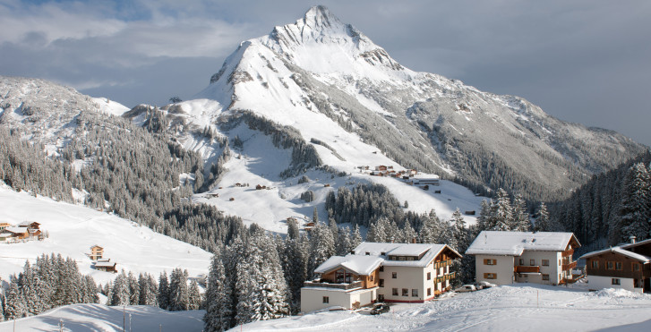 Blick auf den Berg Biberkopf im Winter