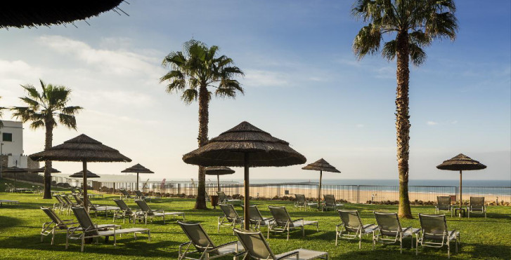 AP Oriental Beach