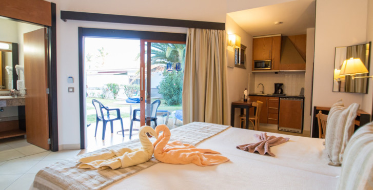 HL Miraflor Suites Hotel