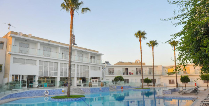 Fedrania Gardens Hotel