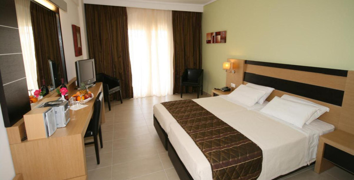 Lagomandra Hotel and Spa