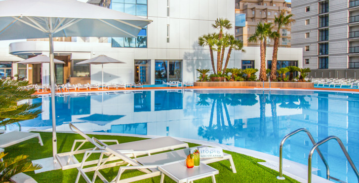 Suitopia Sol y Mar Suites Hotel