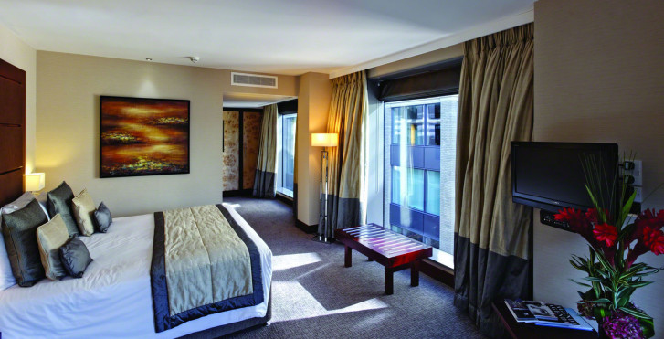 Leonardo Royal Hotel London St. Paul's