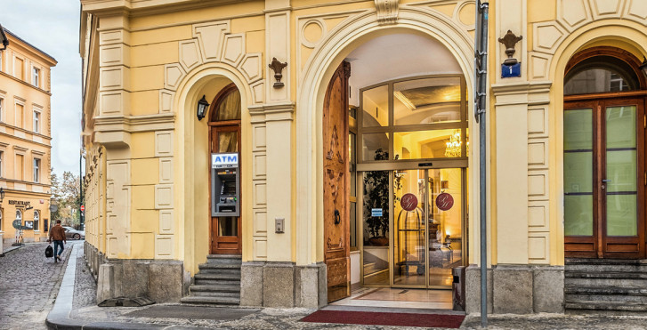 Charles Bridge Palace