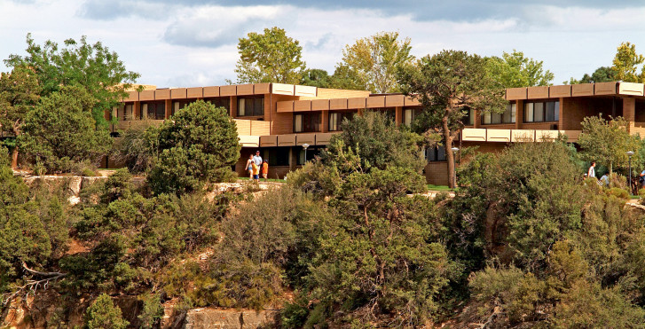 Thunderbird Lodge