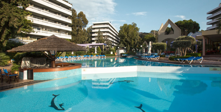 Dionysos Hotel