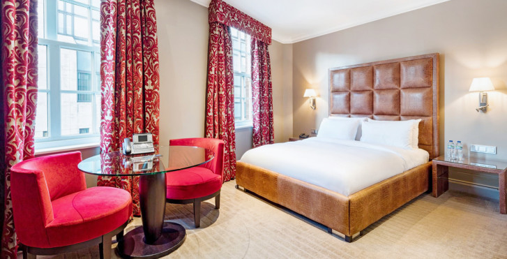 Doppelzimmer Superior - The May Fair, A Radisson Collection Hotel