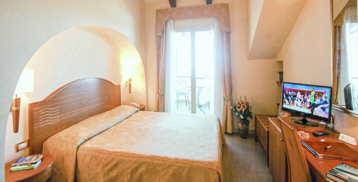 Doppelzimmer - Hotel Tirreno
