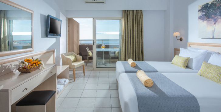 Doppelzimmer - Blue Bay Resort Hotel