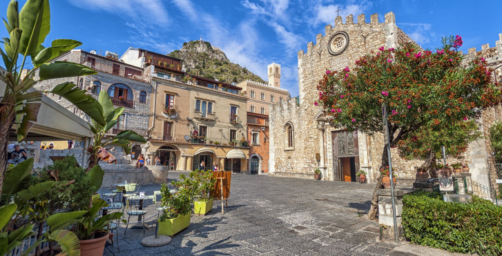 Piazza Duomo und Kathedrale San Nicolò, Taormina