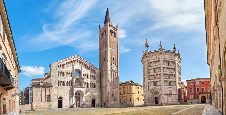 Die Piazza Duomo in Parma