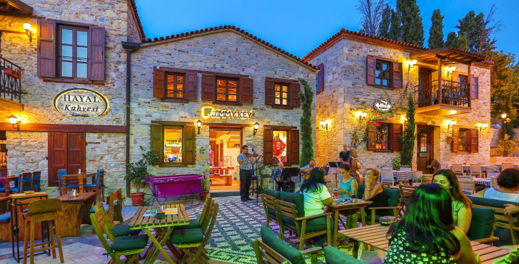 DoubleTree by Hilton Hotel Kusadasi