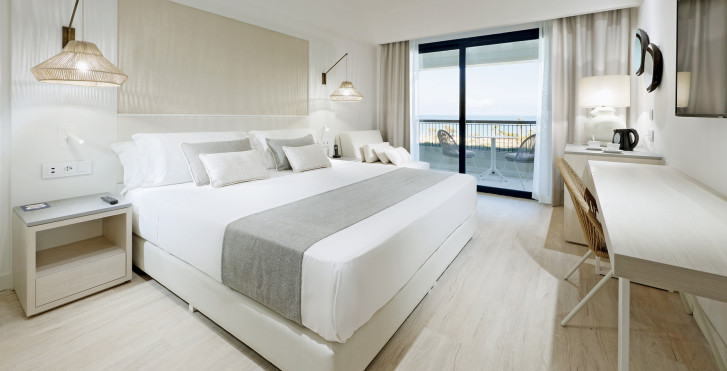 Doppelzimmer Deluxe mit Meersicht - Grand Palladium Sicilia Resort & Spa
