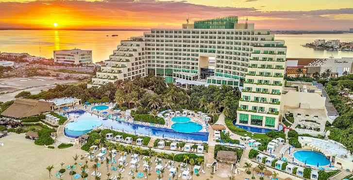 Live Aqua Beach Resort Cancun All Inclusive, Adult
