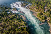 Die Khone Pha Pheng, wie die Mekongfälle genannt werden, sind Südostasiens grösste Wasserfälle.