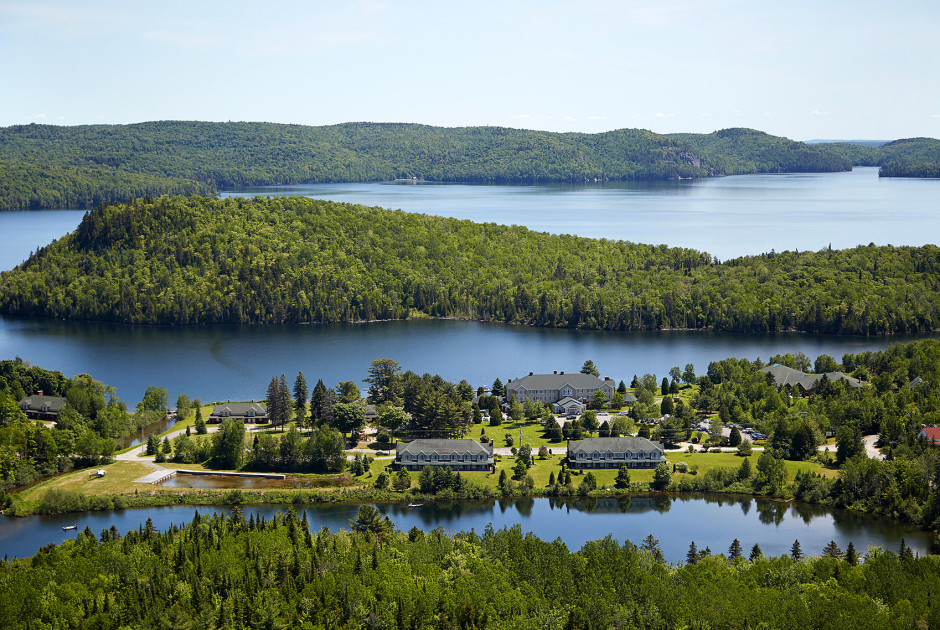 Lacàl’EauClaire Montréal (Canada)