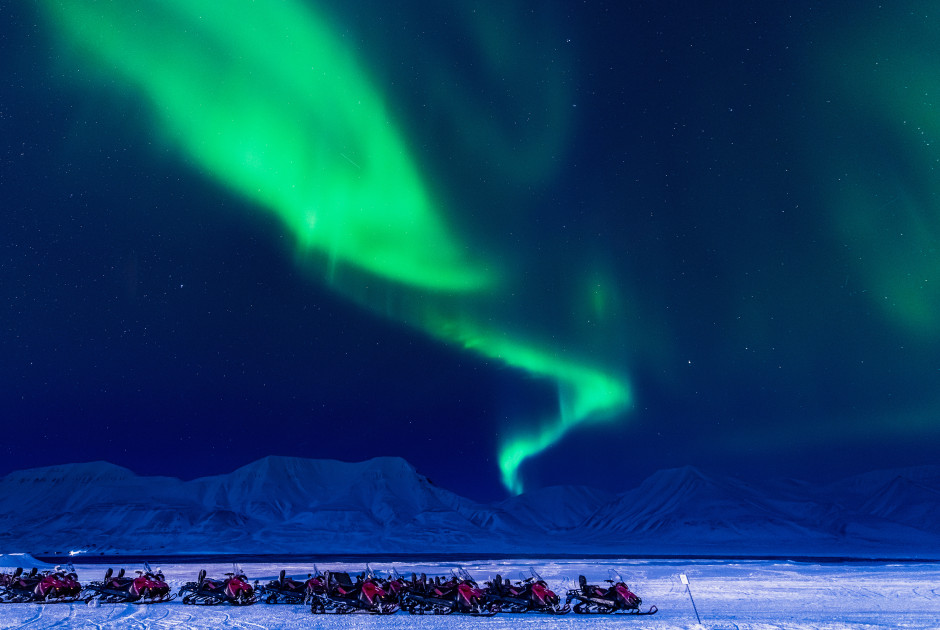 Ausflug ab Spitzbergen (Norwegen): Schneemobiltour Polarnacht